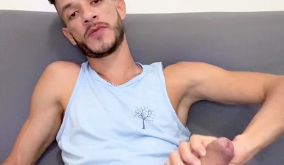 gostosa punheta de pau gigante