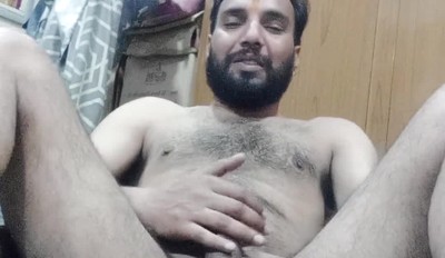 hairy daddy show back hole in live with friends