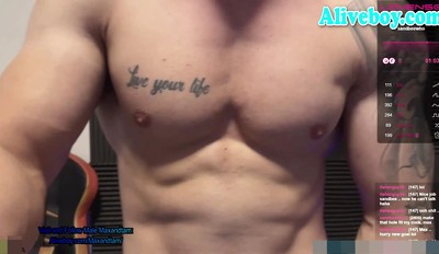 Fit- Bodybuilder with tattoos wanks on webcam