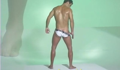 SEXY PLAYGIRLTV HUNK NAKED MUSCLE SHOW