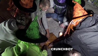 Amazing porn fuck bareback in the night in HALLOWEEN during the night ceremony Crunchboy
