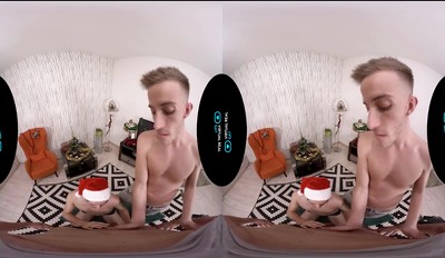 VirtualRealGay.com - A very merry threesome